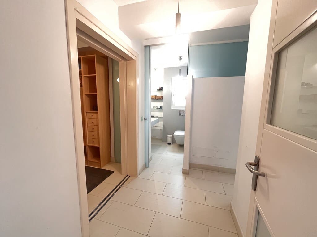 Appartement de 3 chambres à louer à Marbella - 2 400 € (Ref: 10030150)