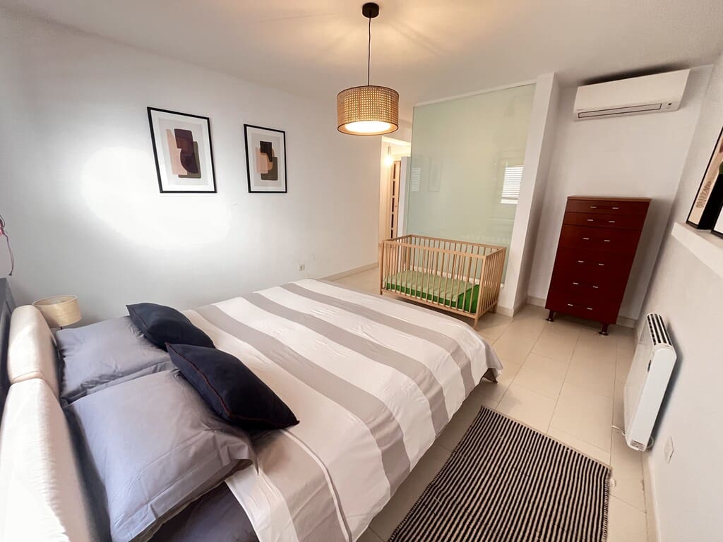 Appartement de 3 chambres à louer à Marbella - 2 400 € (Ref: 10030150)