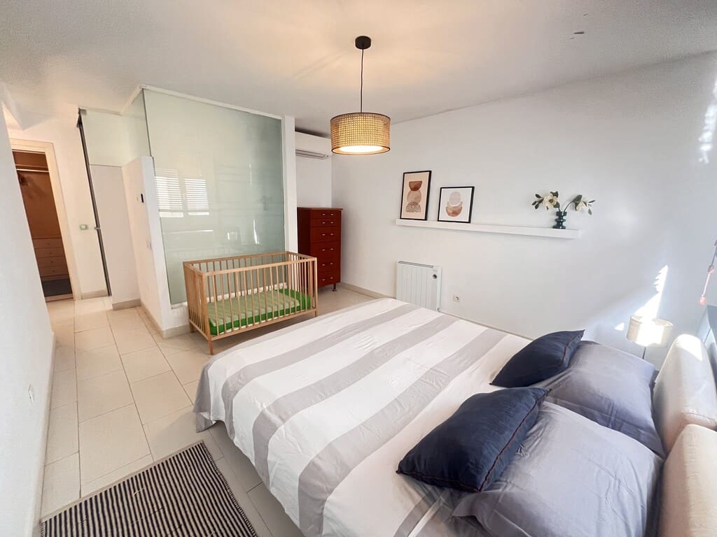 Appartement de 3 chambres à louer à Marbella - 2 400 € (Ref: 10030150)