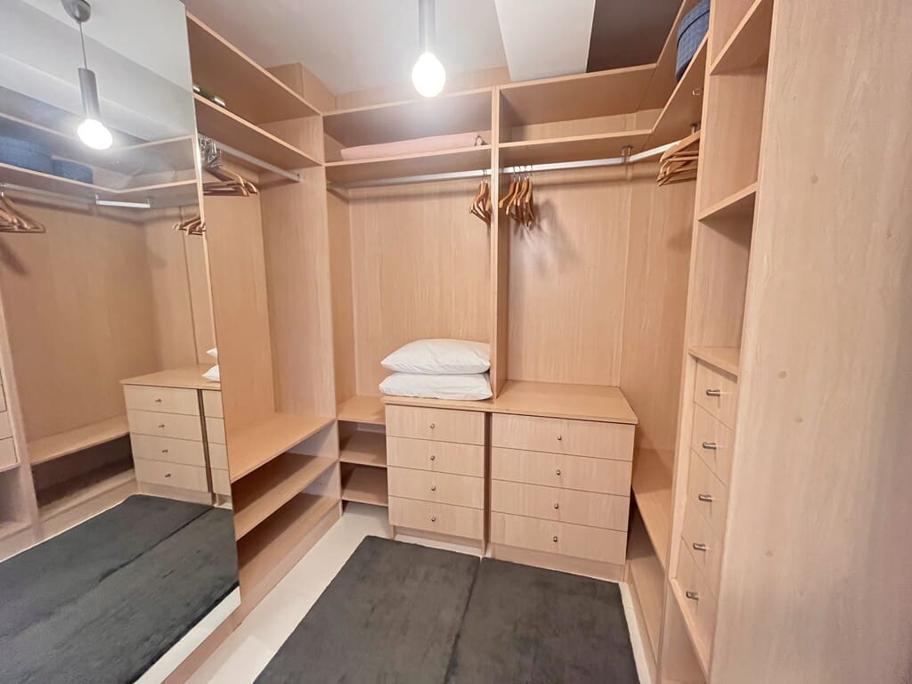 Appartement de 3 chambres à louer à Marbella - 2 400 € (Ref: 10030150)