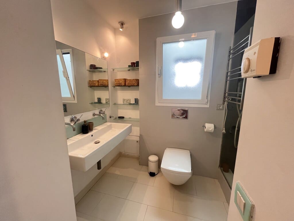 Appartement de 3 chambres à louer à Marbella - 2 400 € (Ref: 10030150)