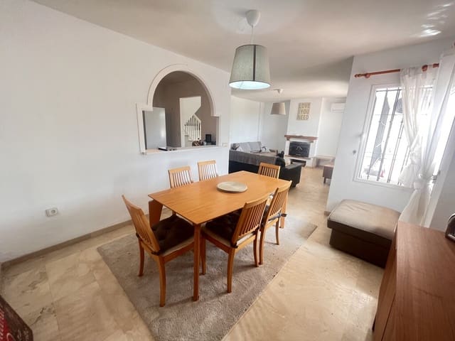 3 quarto Casa em Banda para arrendar em Las Chapas, Marbella com piscina - 2 500 € (Ref: 10030151)