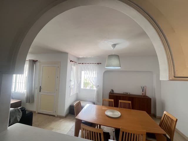 3 quarto Casa em Banda para arrendar em Las Chapas, Marbella com piscina - 2 500 € (Ref: 10030151)