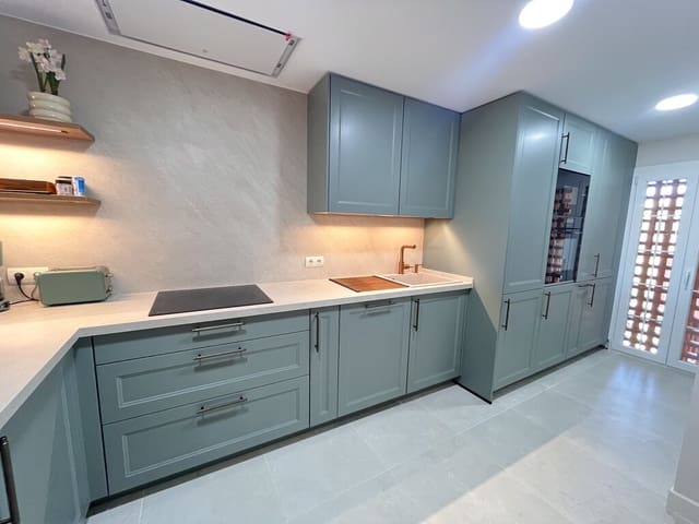 3 sovrum Takvåning att hyra i El Rosario, Marbella med pool garage - 3 200 € (Ref: 10033536)