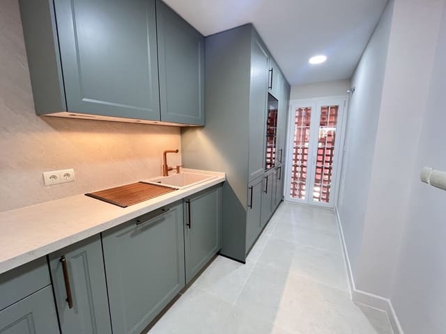 3 sovrum Takvåning att hyra i El Rosario, Marbella med pool garage - 3 200 € (Ref: 10033536)