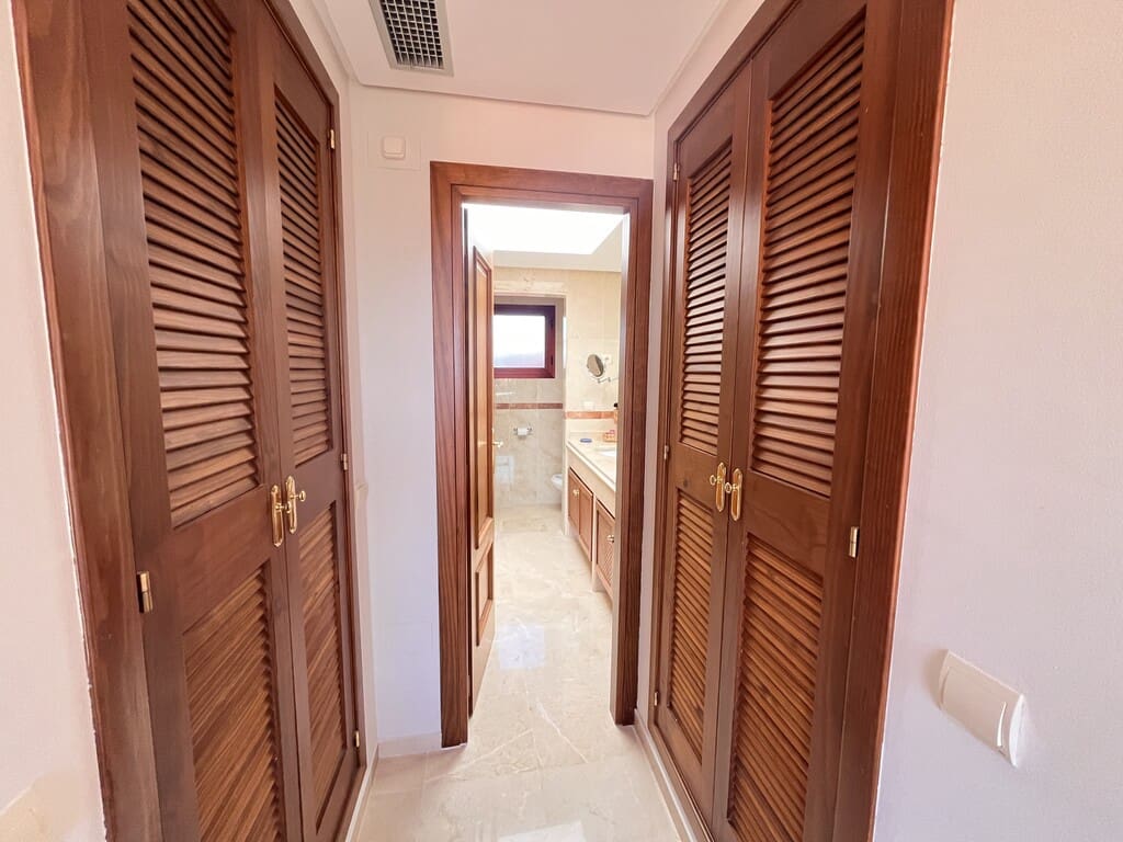 Penthouse de 3 chambres à louer à El Rosario avec piscine garage - 3 200 € (Ref: 10033536)