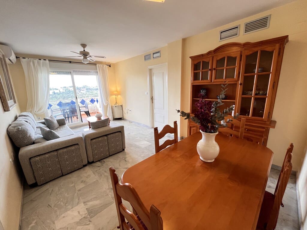 1 quarto Apartamento para arrendar em Las Chapas com piscina - 1 300 € (Ref: 10042644)