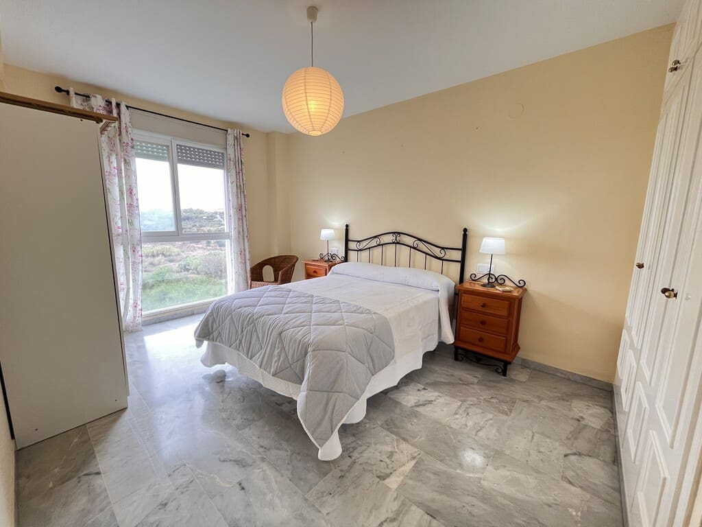 1 quarto Apartamento para arrendar em Las Chapas com piscina - 1 300 € (Ref: 10042644)