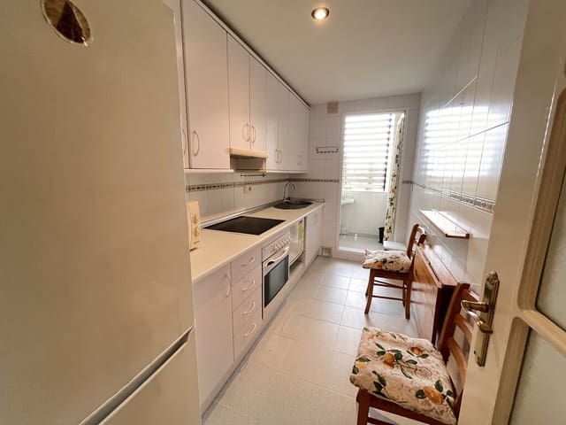 1 quarto Apartamento para arrendar em Las Chapas, Marbella com piscina - 1 300 € (Ref: 10042644)