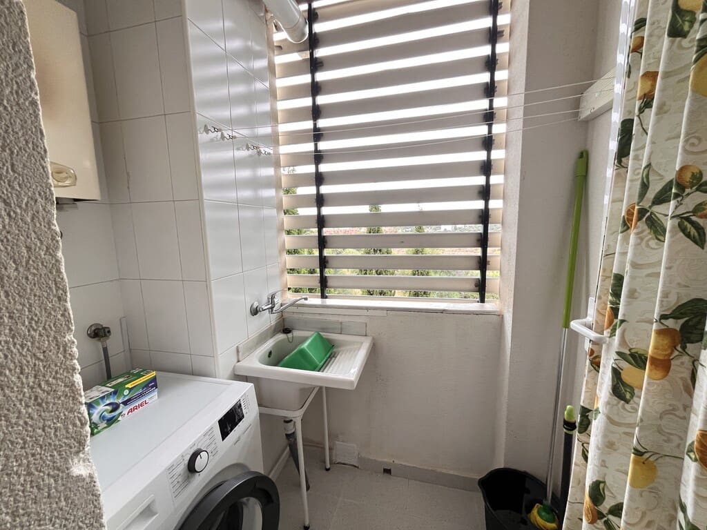 1 quarto Apartamento para arrendar em Las Chapas com piscina - 1 300 € (Ref: 10042644)