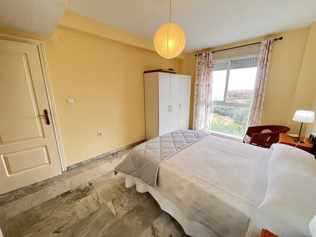 1 quarto Apartamento para arrendar em Las Chapas com piscina - 1 300 € (Ref: 10042644)