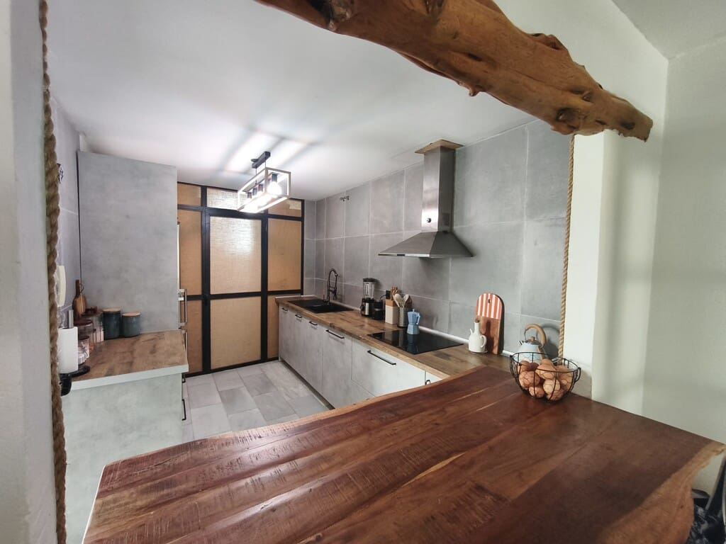 3 bedroom Penthouse for sale in Puerto Banus with pool garage - € 1,400,000 (Ref: 10054821)
