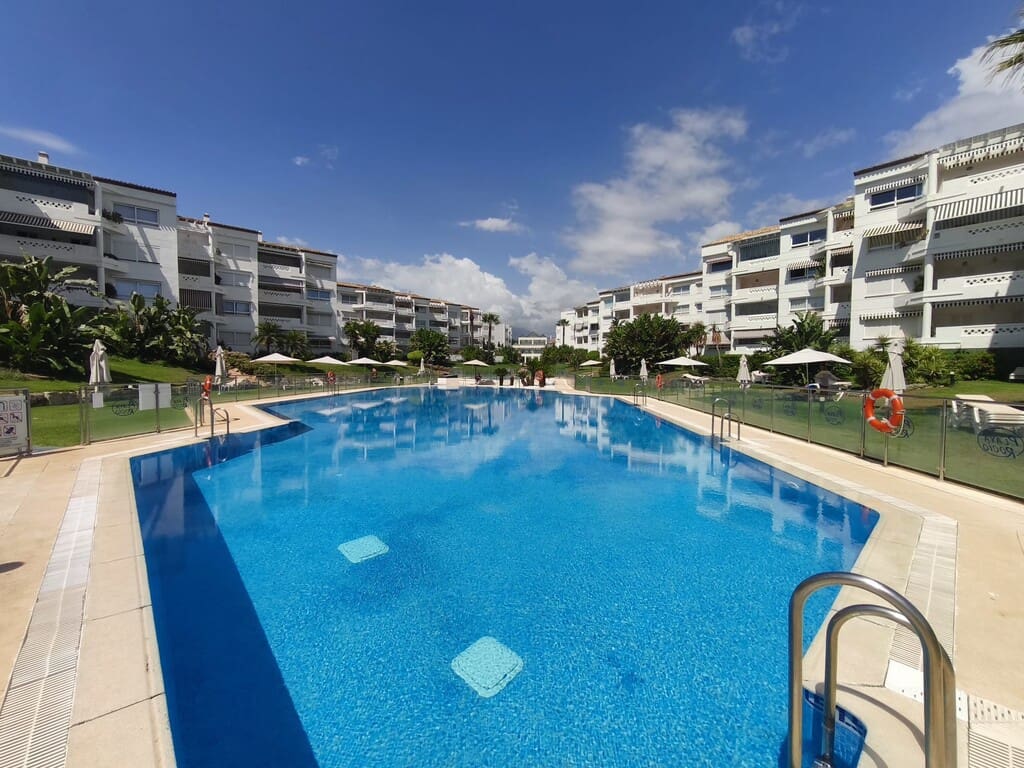 3 bedroom Penthouse for sale in Puerto Banus with pool garage - € 1,400,000 (Ref: 10054821)