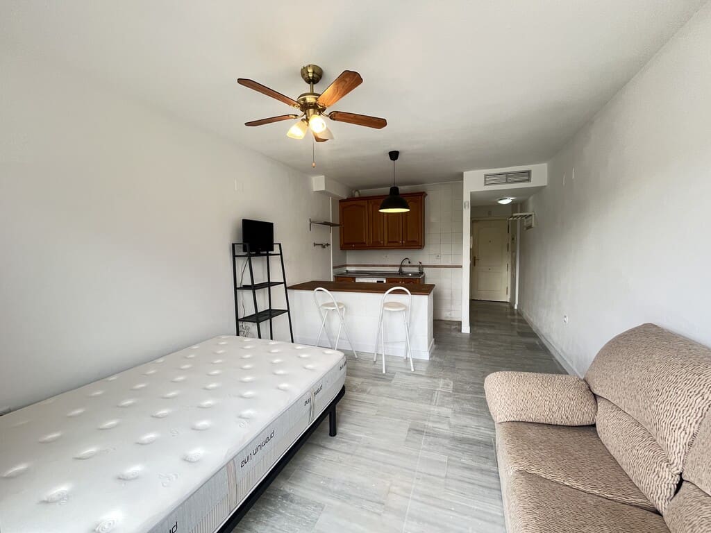 Studio til salgs i Las Chapas med svømmebasseng - € 192 000 (Ref: 10061381)