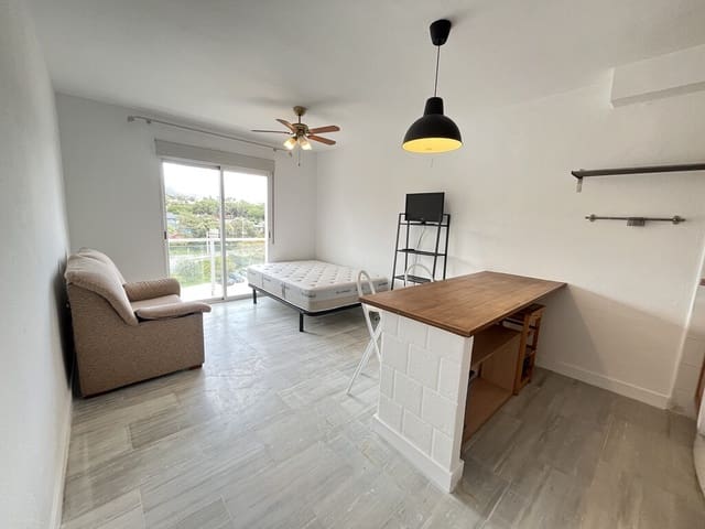 Studio for sale in Las Chapas, Marbella with pool - € 192,000 (Ref: 10061381)