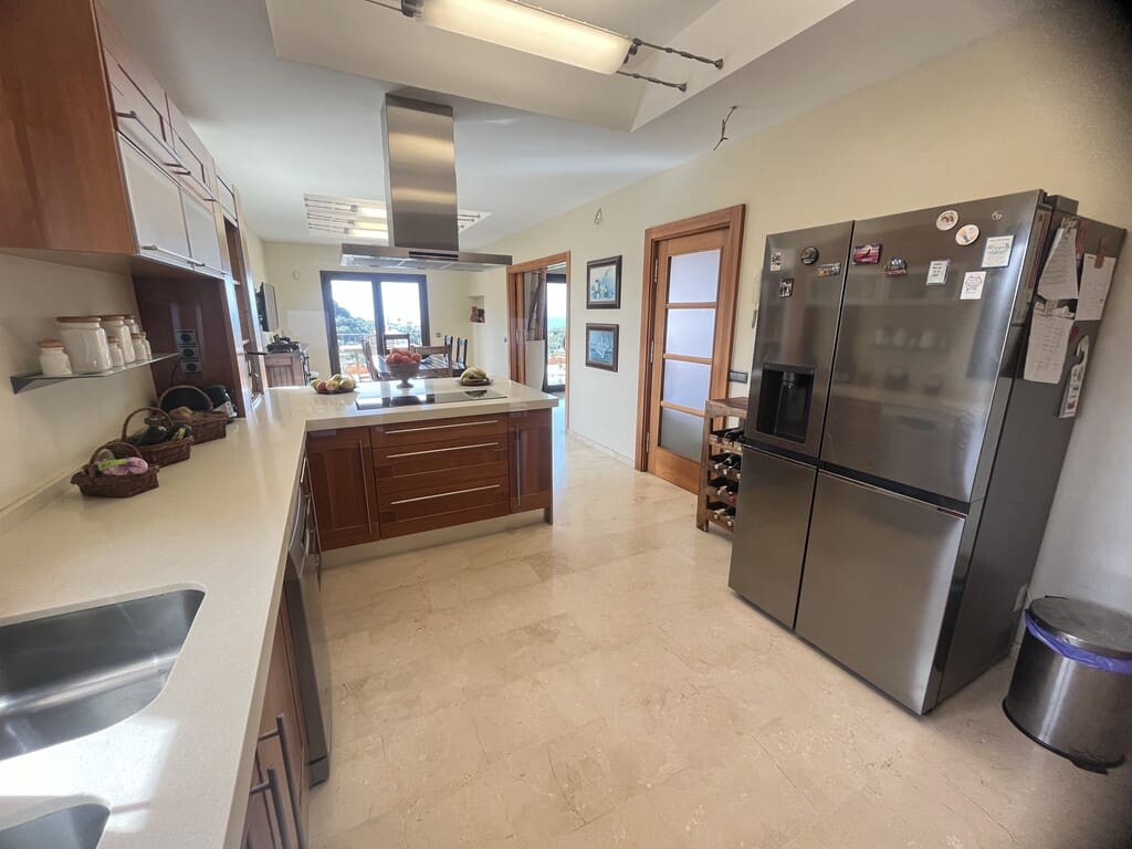 6 soveværelse Villa til leje i El Rosario med swimmingpool garage - € 7.000 (Ref: 10077706)