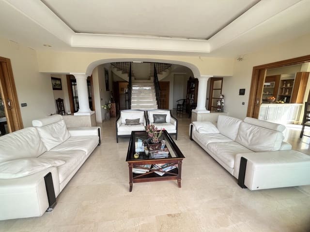 6 soveværelse Villa til leje i El Rosario, Marbella med swimmingpool garage - € 7.000 (Ref: 10077706)