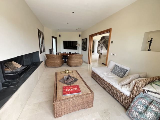 6 soveværelse Villa til leje i El Rosario, Marbella med swimmingpool garage - € 7.000 (Ref: 10077706)