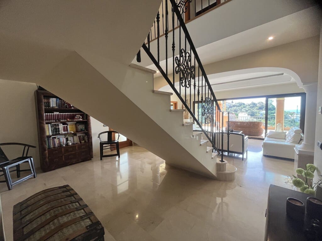 6 soveværelse Villa til leje i El Rosario med swimmingpool garage - € 7.000 (Ref: 10077706)