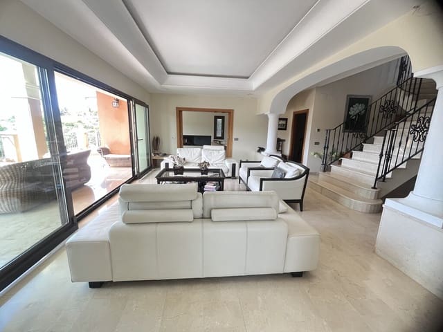 6 soveværelse Villa til leje i El Rosario, Marbella med swimmingpool garage - € 7.000 (Ref: 10077706)