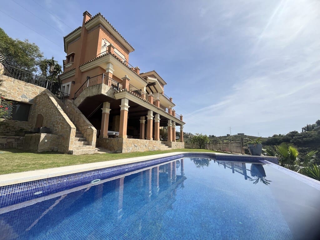 6 soveværelse Villa til leje i El Rosario med swimmingpool garage - € 7.000 (Ref: 10077706)