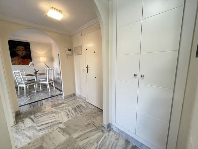 1 soverom Leilighet til leie i Nueva Andalucia, Marbella med svømmebasseng - € 1 600 (Ref: 10085650)