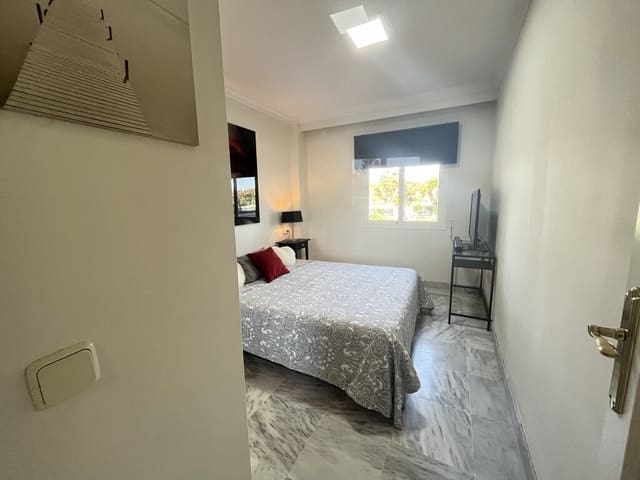1 soverom Leilighet til leie i Nueva Andalucia, Marbella med svømmebasseng - € 1 600 (Ref: 10085650)