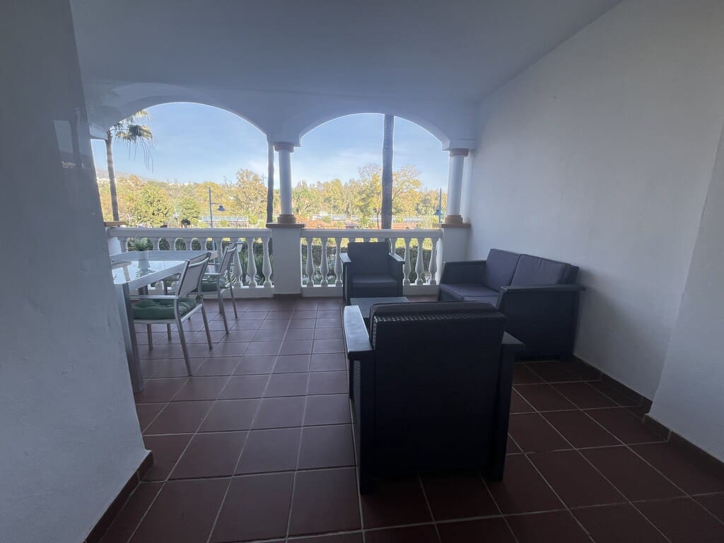 Appartement de 1 chambre à louer à Nueva Andalucia avec piscine - 1 600 € (Ref: 10085650)