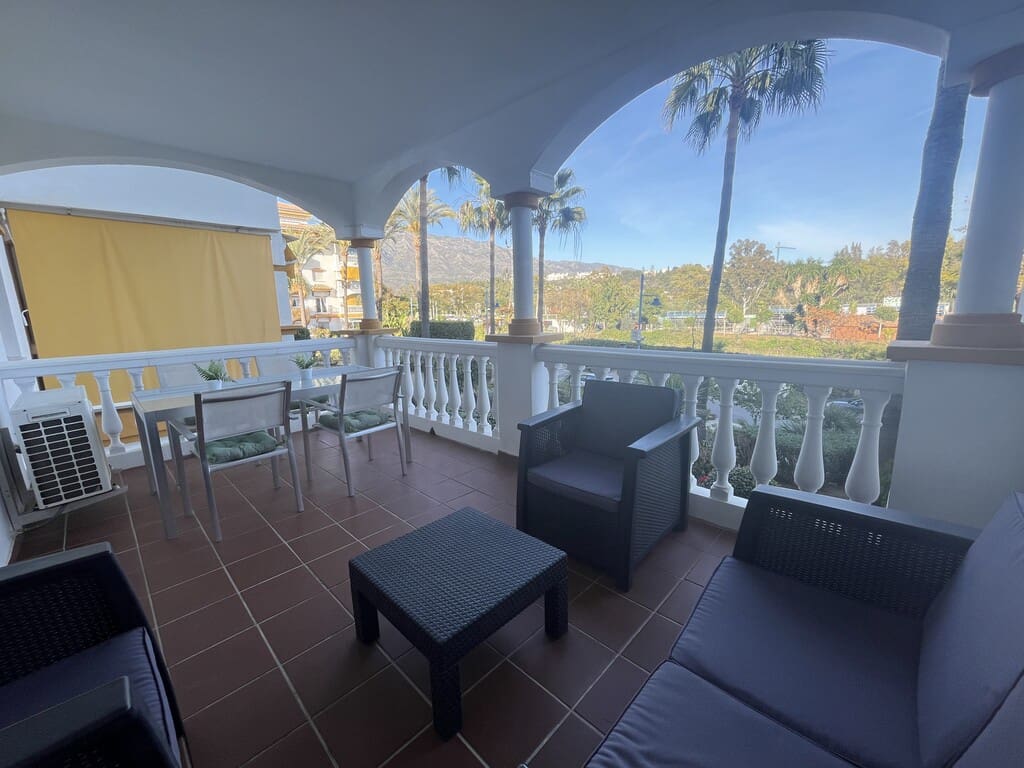 Appartement de 1 chambre à louer à Nueva Andalucia avec piscine - 1 600 € (Ref: 10085650)