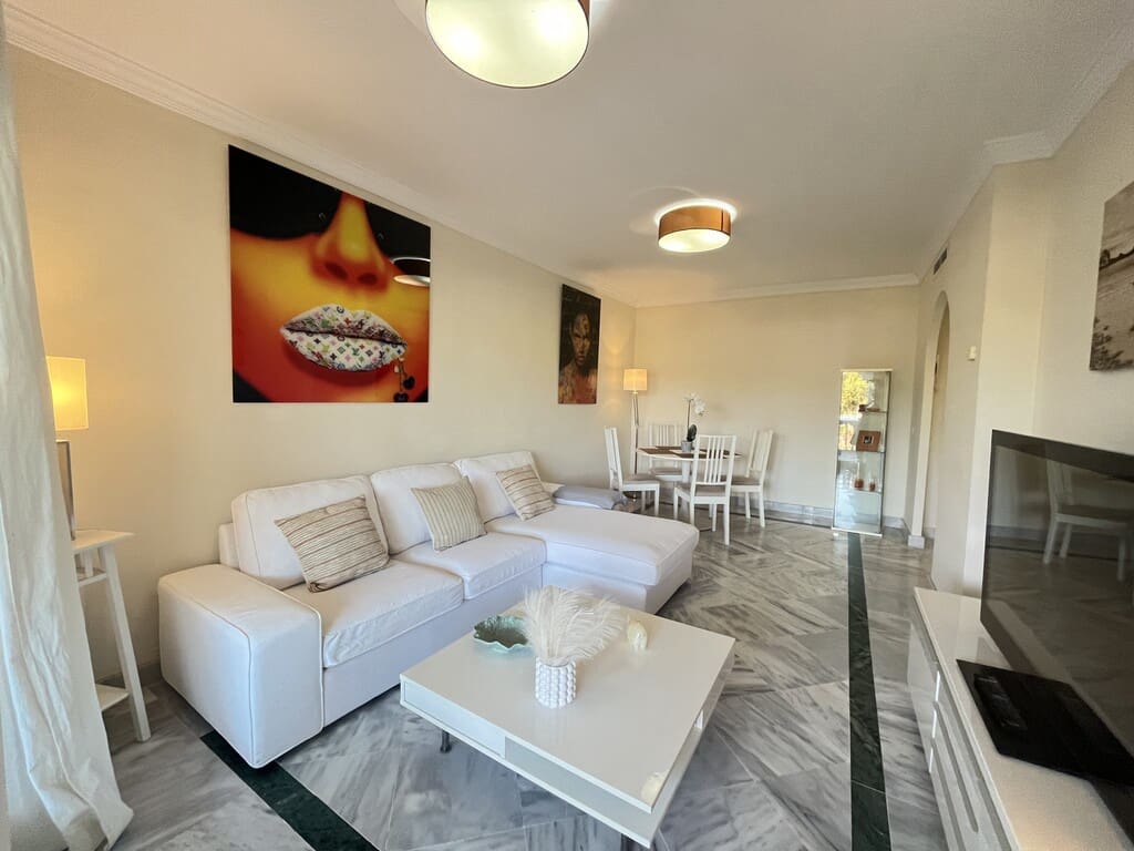 Appartement de 1 chambre à louer à Nueva Andalucia avec piscine - 1 600 € (Ref: 10085650)