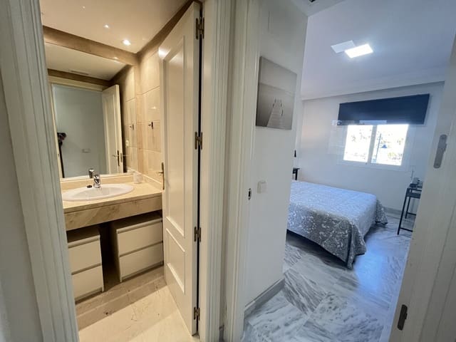 1 soverom Leilighet til leie i Nueva Andalucia, Marbella med svømmebasseng - € 1 600 (Ref: 10085650)