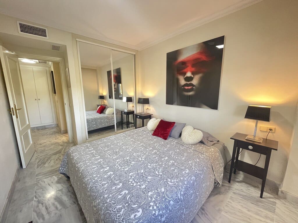 Appartement de 1 chambre à louer à Nueva Andalucia avec piscine - 1 600 € (Ref: 10085650)
