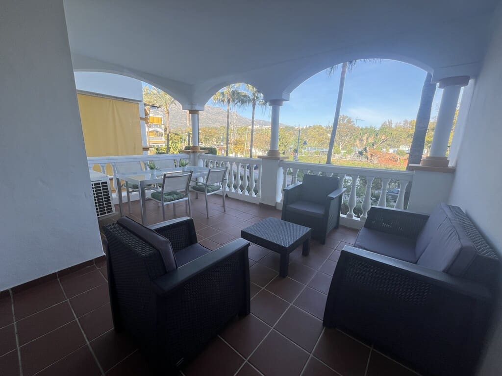 Appartement de 1 chambre à louer à Nueva Andalucia avec piscine - 1 600 € (Ref: 10085650)
