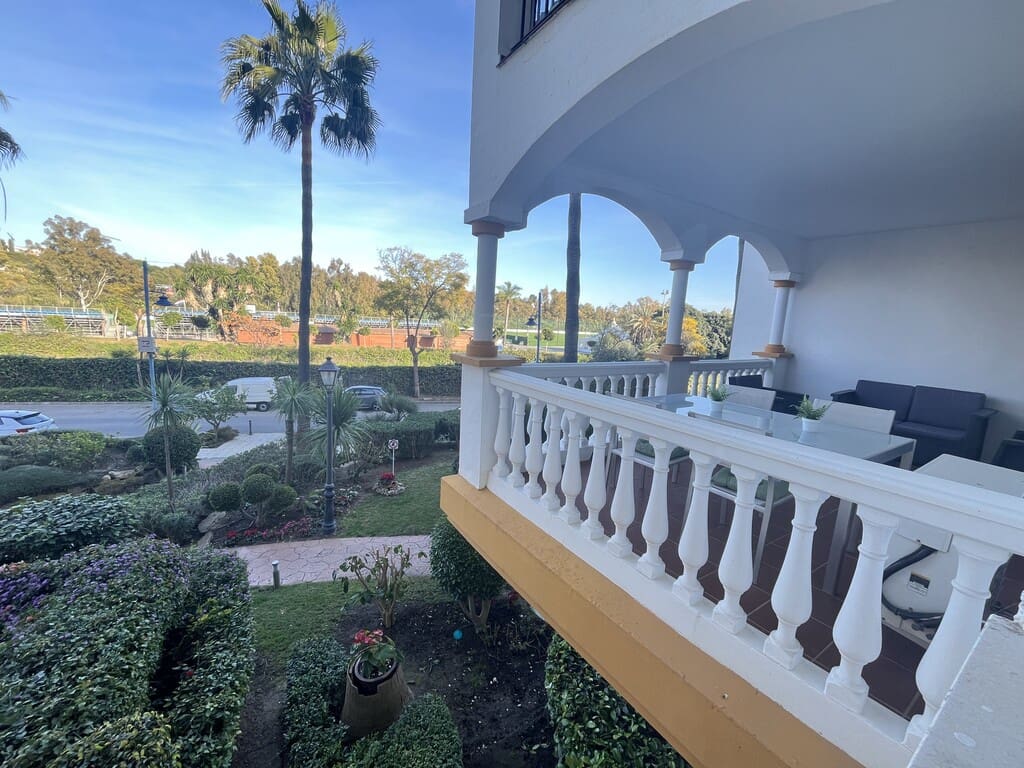 Appartement de 1 chambre à louer à Nueva Andalucia avec piscine - 1 600 € (Ref: 10085650)