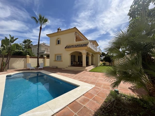 Villa/Maison de 3 chambres à louer à Las Chapas, Marbella avec piscine garage - 5 800 € (Ref: 10115493)