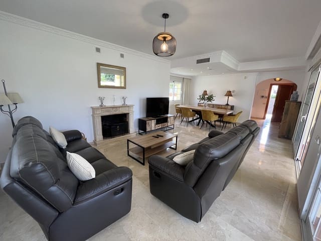 Villa/Maison de 3 chambres à louer à Las Chapas, Marbella avec piscine garage - 5 800 € (Ref: 10115493)