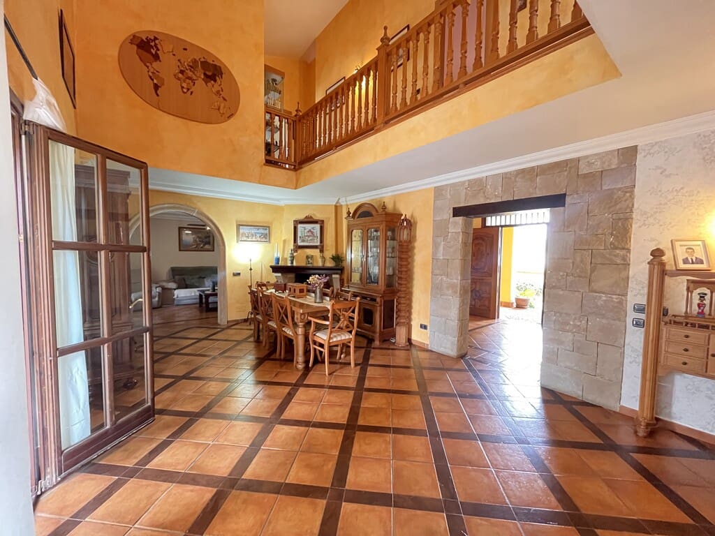 4 chambre Villa/Maison à vendre à Los Monteros avec garage - 955 000 € (Ref: 10131313)