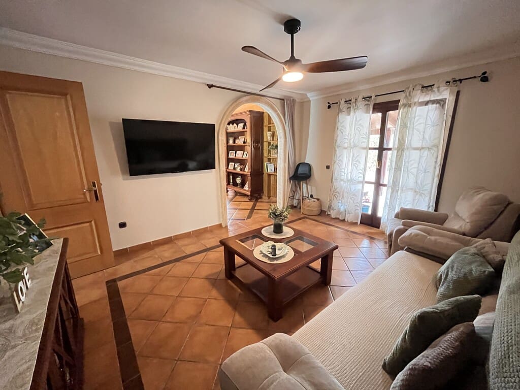 4 chambre Villa/Maison à vendre à Los Monteros avec garage - 955 000 € (Ref: 10131313)