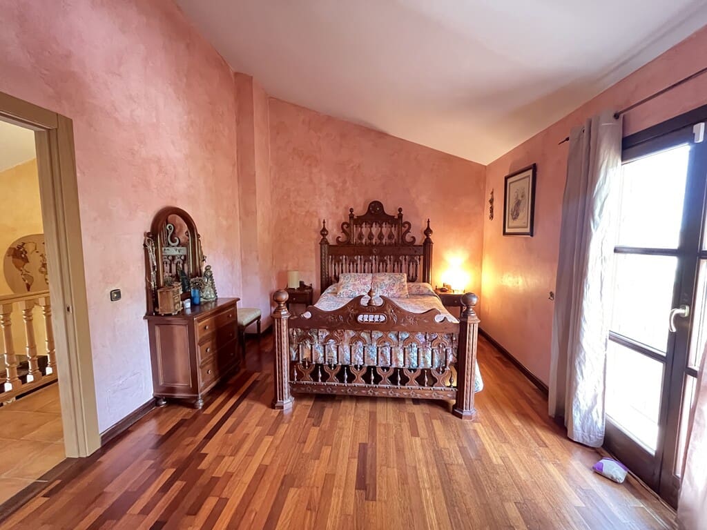 4 chambre Villa/Maison à vendre à Los Monteros avec garage - 955 000 € (Ref: 10131313)