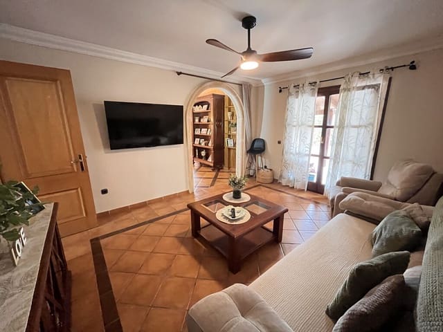 4 chambre Villa/Maison à vendre à Los Monteros, Marbella avec garage - 955 000 € (Ref: 10131313)