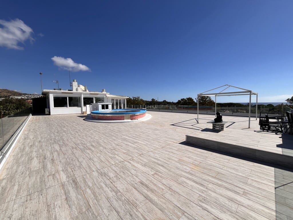 3 soveværelse Penthouse til leje i Carib Playa med swimmingpool - € 2.950 (Ref: 10159151)