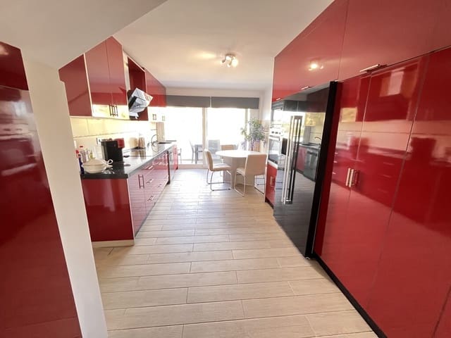 3 soveværelse Penthouse til leje i Carib Playa, Marbella med swimmingpool - € 2.950 (Ref: 10159151)