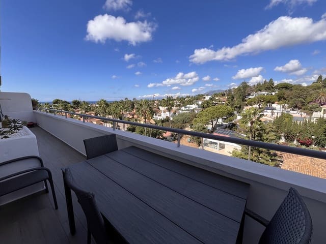 3 soveværelse Penthouse til leje i Carib Playa, Marbella med swimmingpool - € 2.950 (Ref: 10159151)