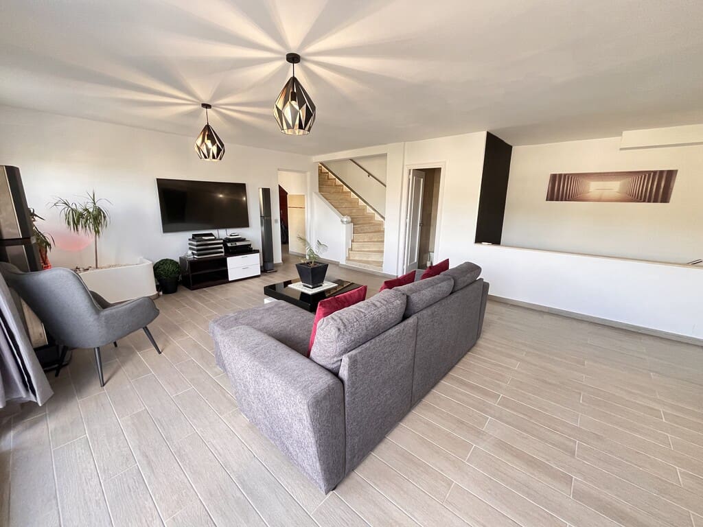 3 soveværelse Penthouse til leje i Carib Playa med swimmingpool - € 2.950 (Ref: 10159151)