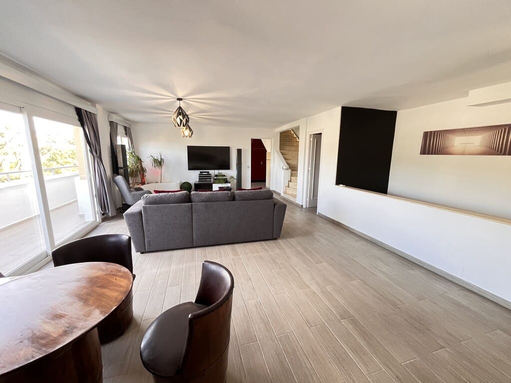 3 soveværelse Penthouse til leje i Carib Playa med swimmingpool - € 2.950 (Ref: 10159151)
