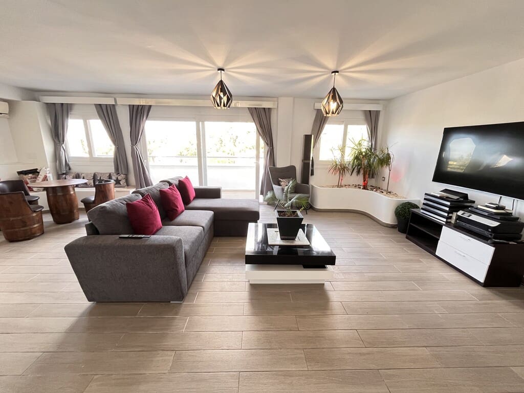 3 soveværelse Penthouse til leje i Carib Playa med swimmingpool - € 2.950 (Ref: 10159151)