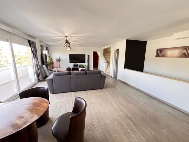3 soveværelse Penthouse til leje i Carib Playa, Marbella med swimmingpool - € 2.950 (Ref: 10159151)