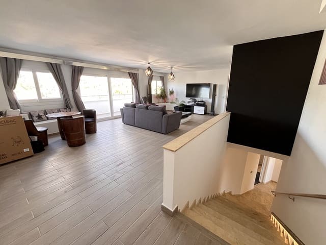 3 soveværelse Penthouse til leje i Carib Playa, Marbella med swimmingpool - € 2.950 (Ref: 10159151)