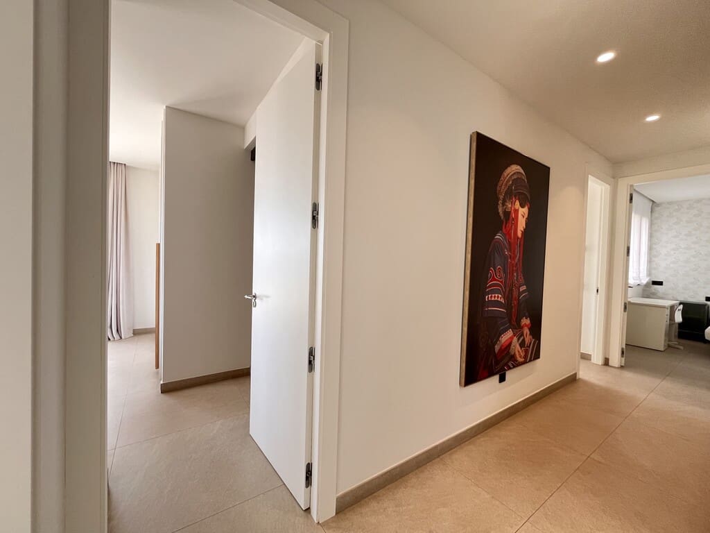 4 sypialnia Willa do wynajęcia w Las Chapas z basenem garażem - 8 000 € (Ref: 10182473)