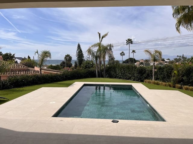 4 sypialnia Willa do wynajęcia w Las Chapas, Marbella z basenem garażem - 8 000 € (Ref: 10182473)